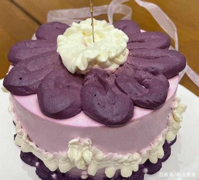 女子网上订购生日蛋糕,收到货后打开当场懵了,网友:已笑趴