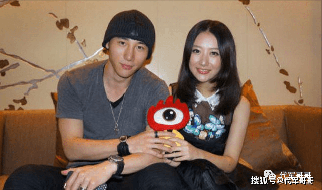 她事业巅峰期闪婚小3岁男模,离婚后独自带娃,如今36岁过得怎样?