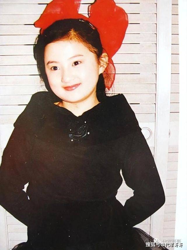 金铭:9岁时红遍全国,曾是撒贝宁的梦中女神,如今42岁却还是单身