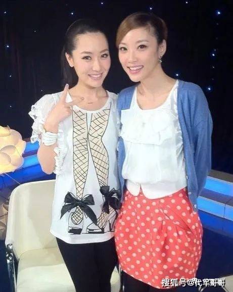 她事业巅峰期闪婚小3岁男模,离婚后独自带娃,如今36岁过得怎样?