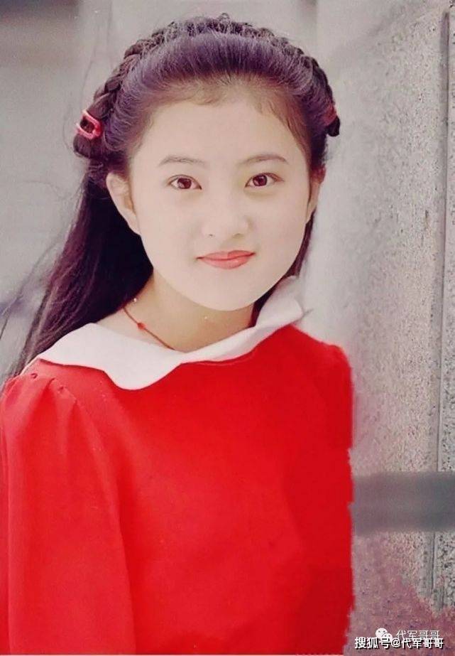 金铭:9岁时红遍全国,曾是撒贝宁的梦中女神,如今42岁却还是单身